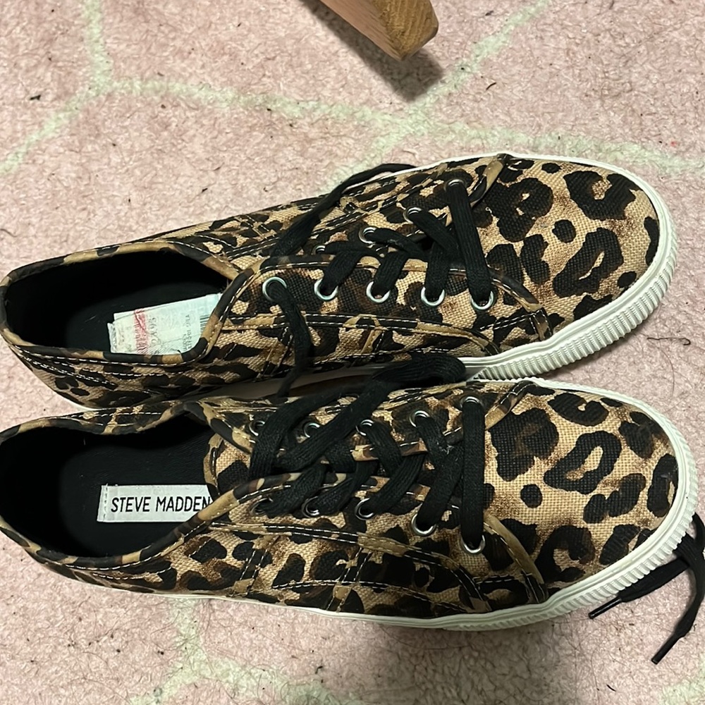Leopard print Steve Madden platform sneakers